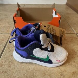 Nike Revolution 7 Size 7 Brand New With Box